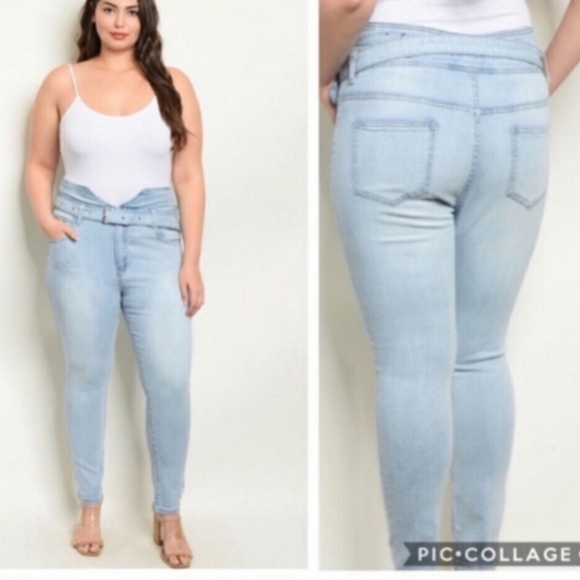 Fashion Nova Slimming Petite Belted Jeans 16P, 18P - Picture 1 of 9